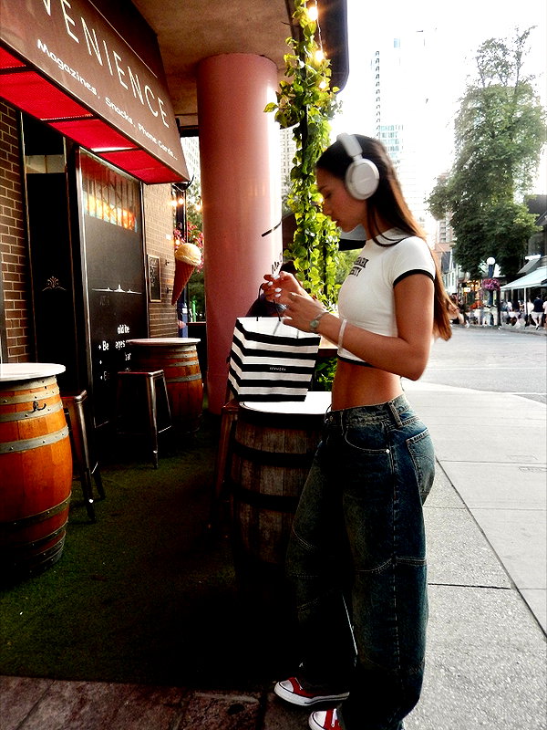 cait.knight instagram image archive image