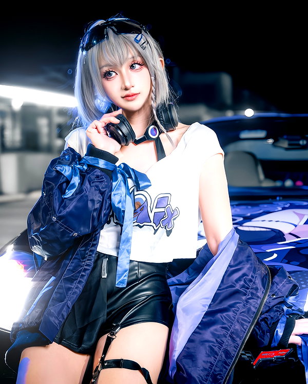 miee_cos instagram image archive image