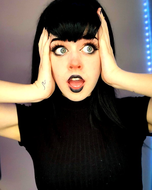 yeahimcaroline instagram image archive image