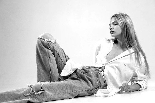alisen.mari instagram image archive image