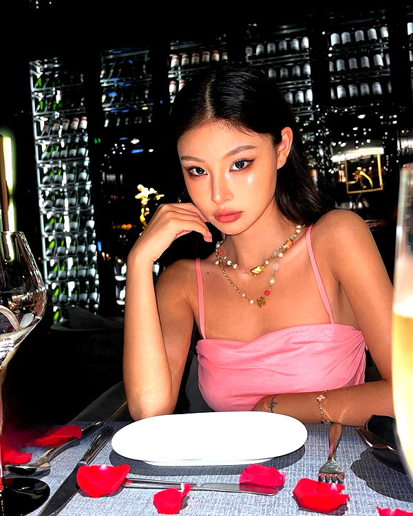 ll.lu1s instagram image archive image