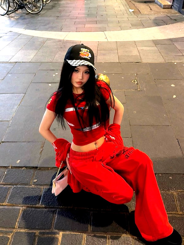 joycee.e instagram image archive image