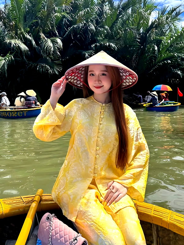 lyhythuedoxinh instagram image archive image