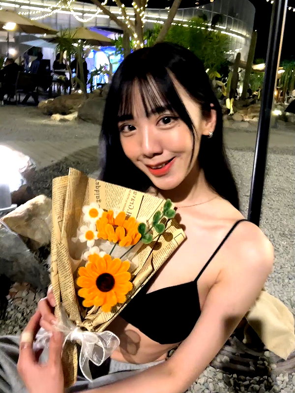 xiaojie._.891218 instagram image archive image