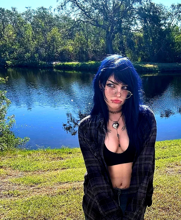 chica.niebla instagram image archive image