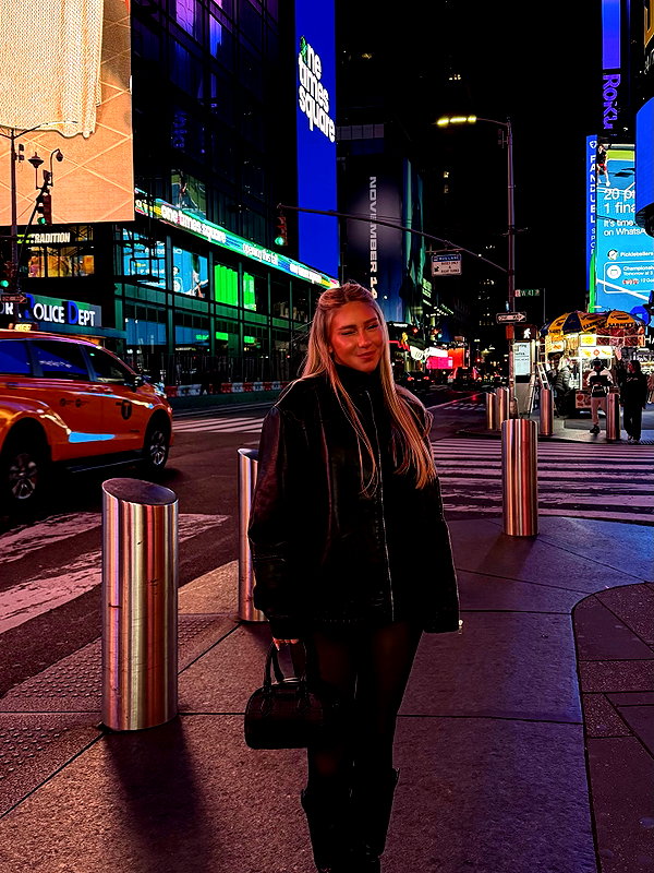 eve__sahar instagram image archive image