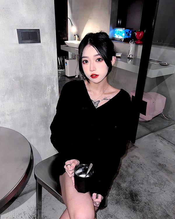 nixqq.425_ instagram image archive image