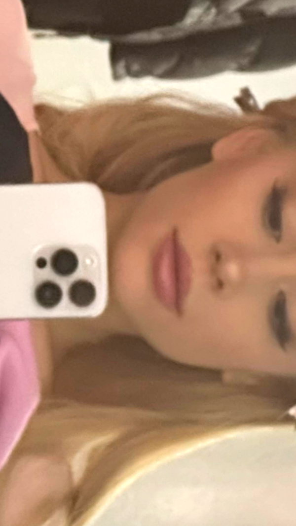 arianagrande instagram image archive image