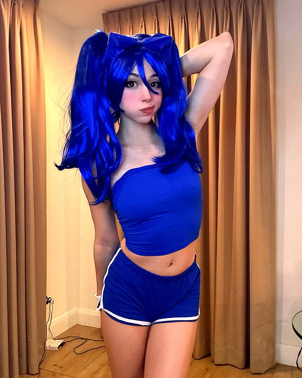 kennakins.cos instagram image archive image