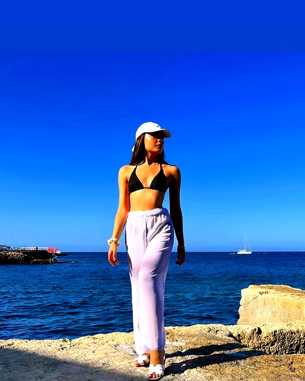 annabottoo instagram image archive image