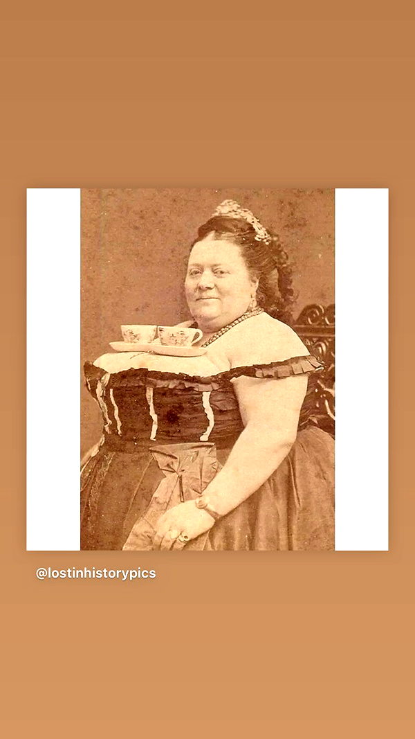 leni.bahr instagram image archive image