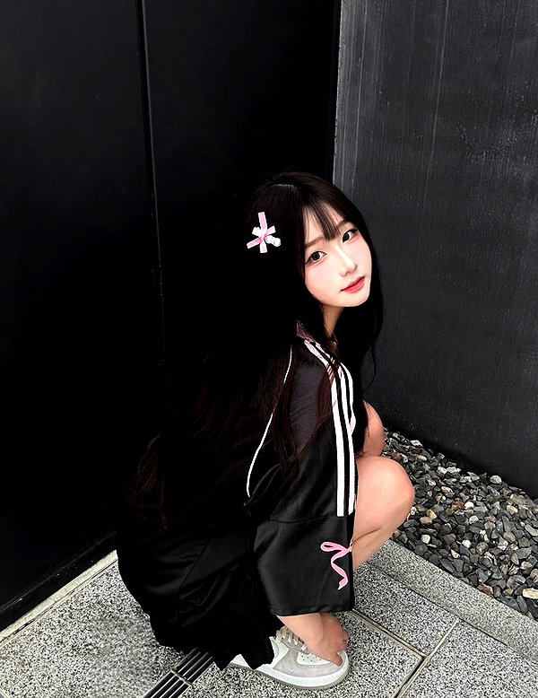 lai_931201 instagram image archive image