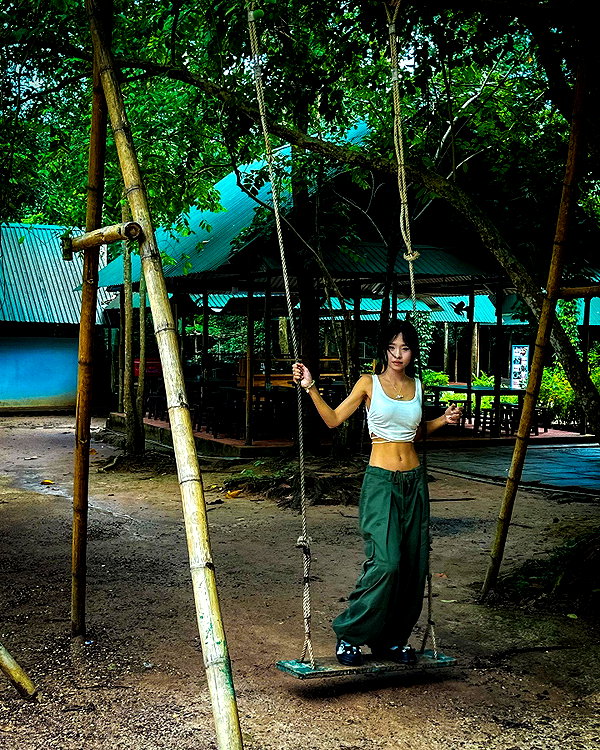 princessamelia_official instagram image archive image