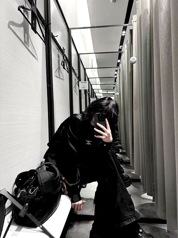 Archived image from @kk3tr1n4 on Instagram