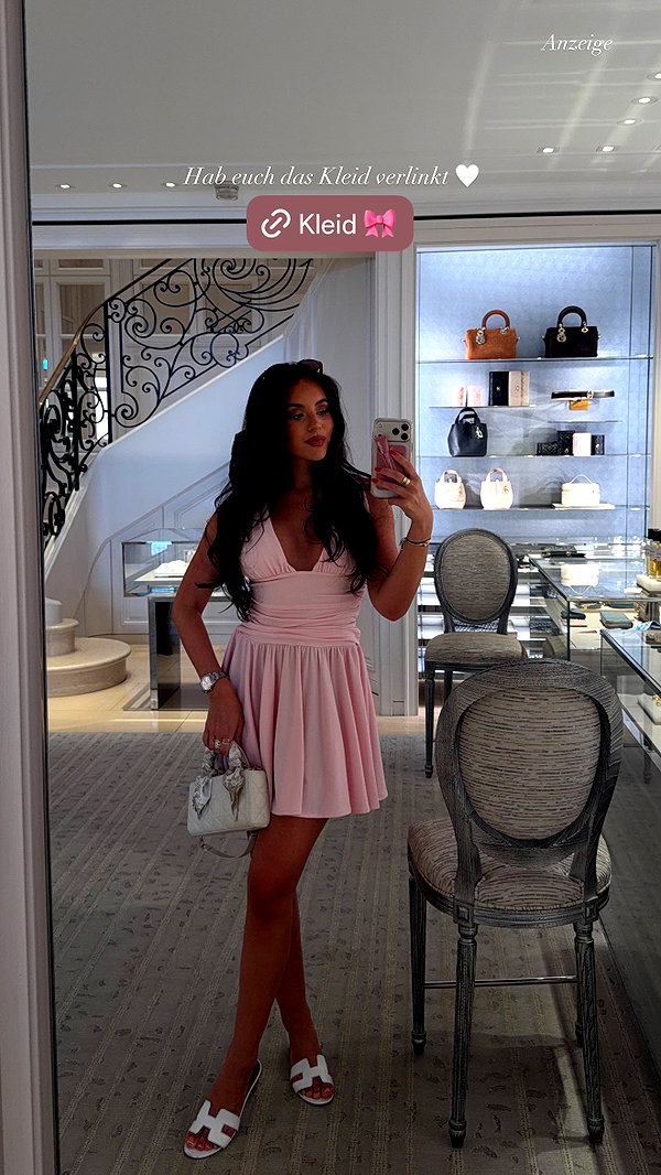 zoeliss instagram image archive image