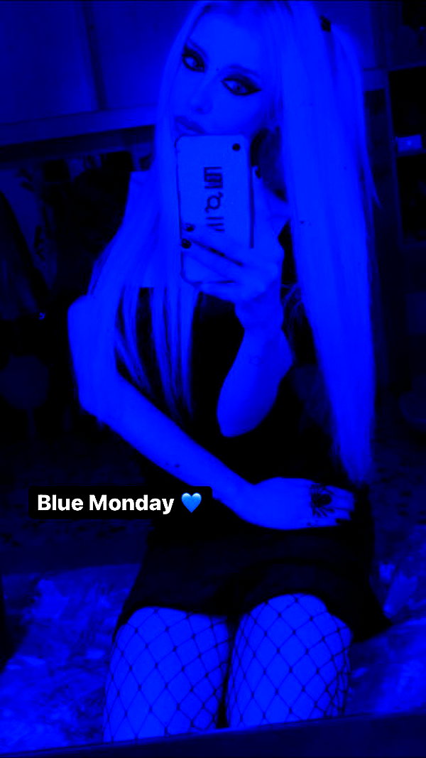 roxiechelon2 instagram image archive image