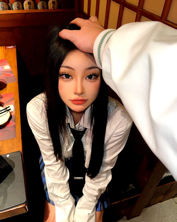 ll.lu1s instagram image archive image
