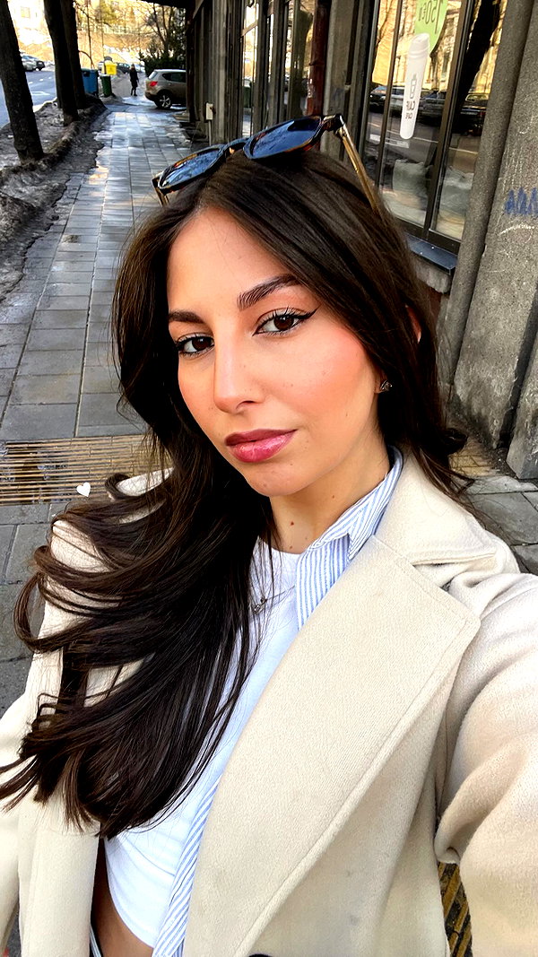 viki_dominev instagram image archive image