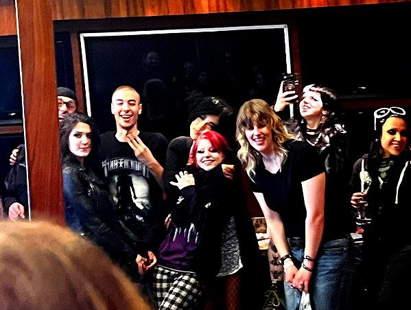 yeahimcaroline instagram image archive image