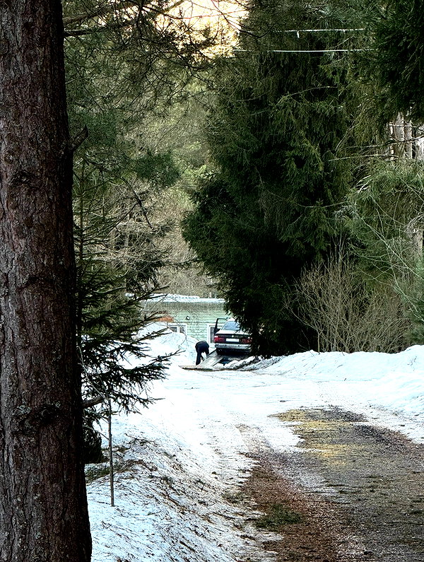 howeversnowy howeversnowy archive image