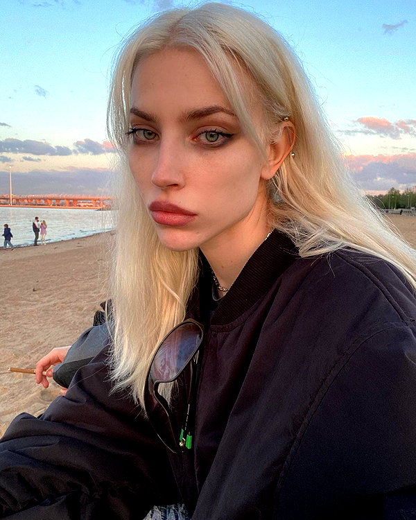 alien.hanna instagram image archive image