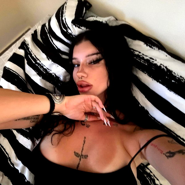 shawtysuzi instagram image archive image