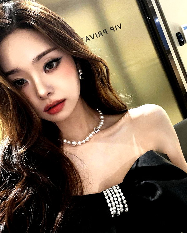 dear.zia instagram image archive image