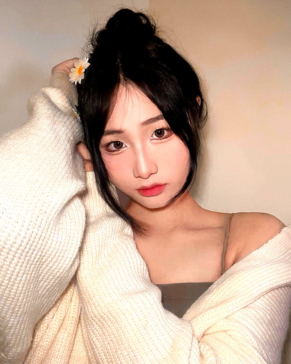 lai_931201 instagram image archive image