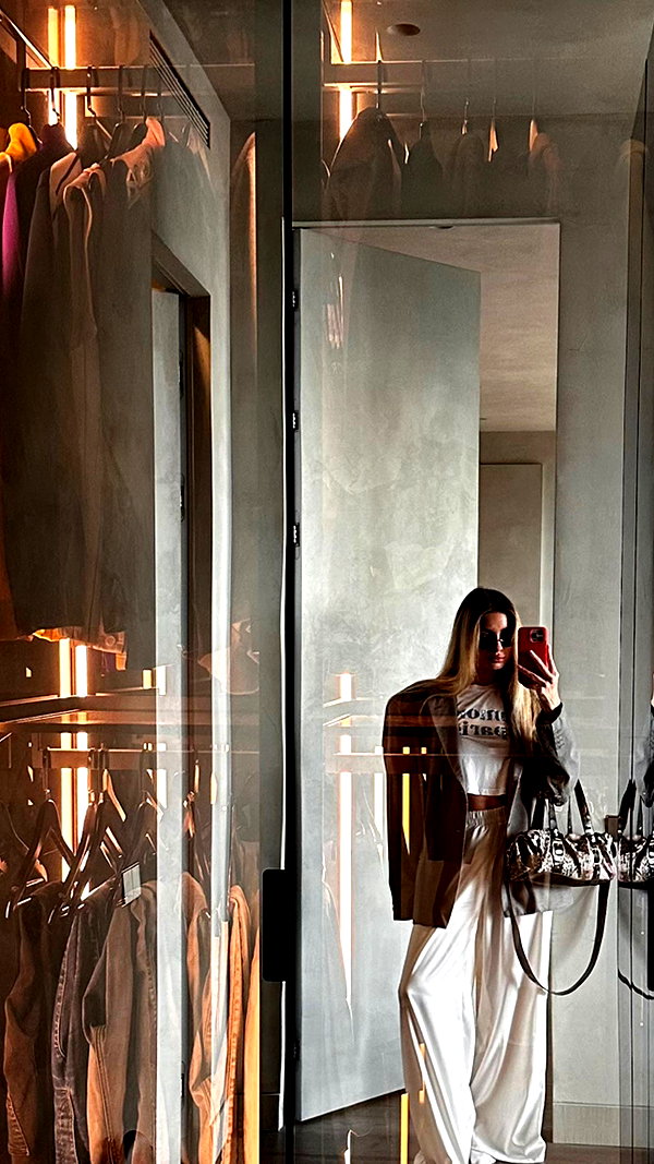 kkwwwv instagram image archive image