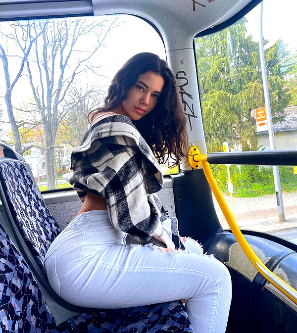 vanessa.rhd instagram image archive image