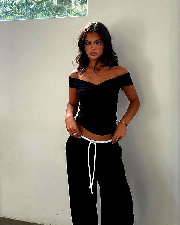 oliviaphillipps instagram image archive image