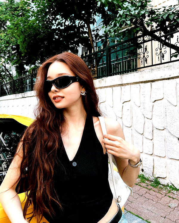 dear.zia instagram image archive image