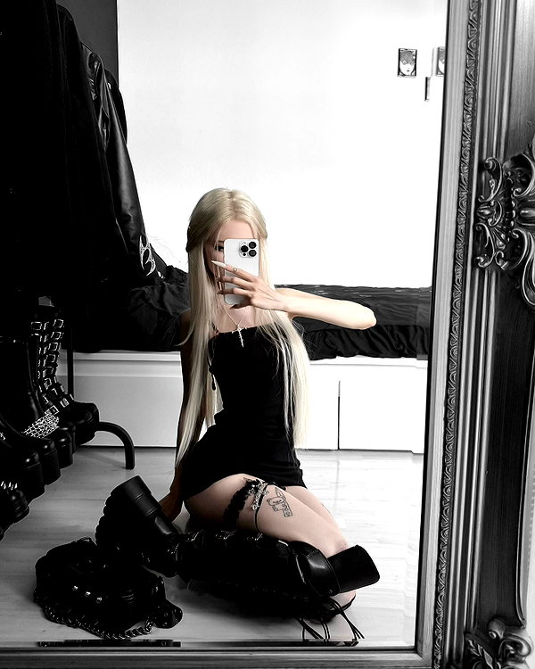 _lia.moon archive image