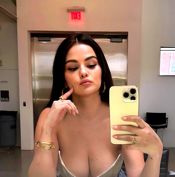 baddiesessence instagram image archive image