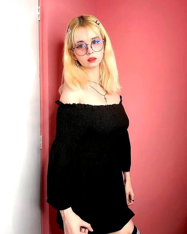 luly1980s instagram image archive image