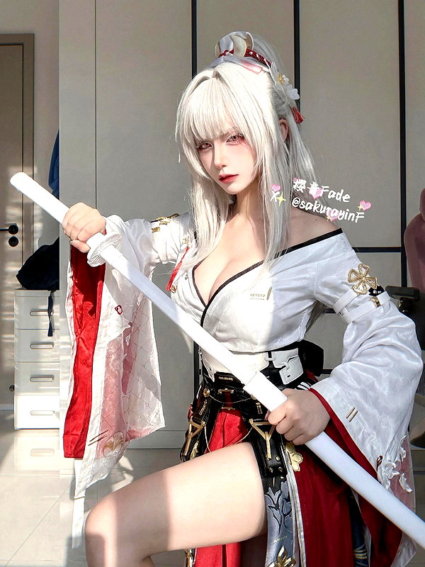 gallery_cosplayer instagram image archive image