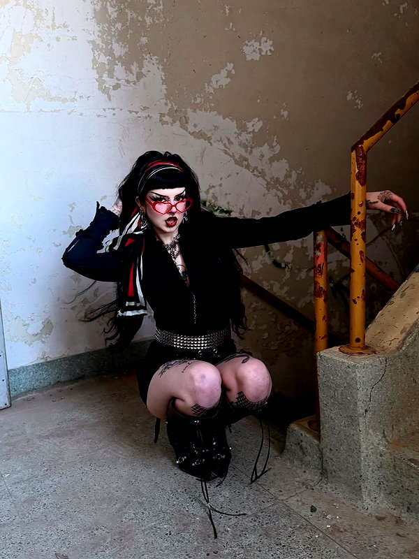 yeahimcaroline instagram image archive image