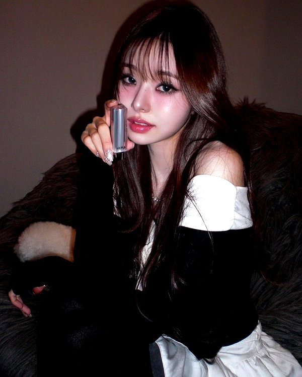 dear.zia instagram image archive image