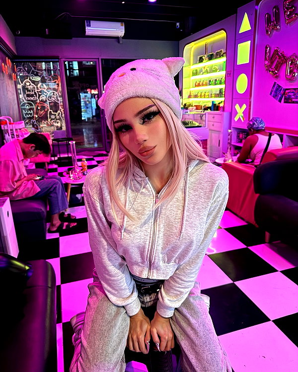 vik4au instagram image archive image