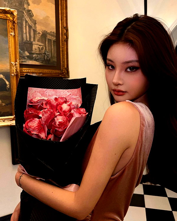 ll.lu1s instagram image archive image