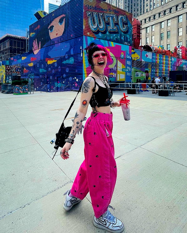 yeahimcaroline instagram image archive image
