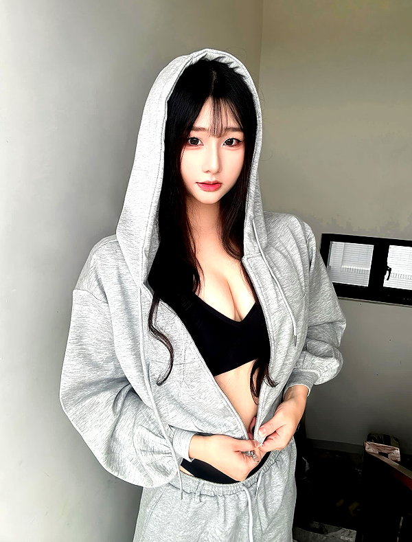 lai_931201 instagram image archive image