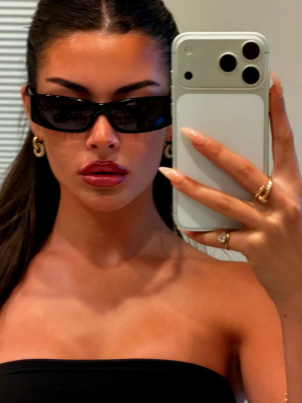 oliviaphillipps instagram image archive image