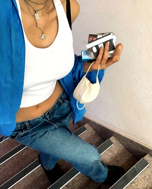 Archived image from @heroineseen on Instagram