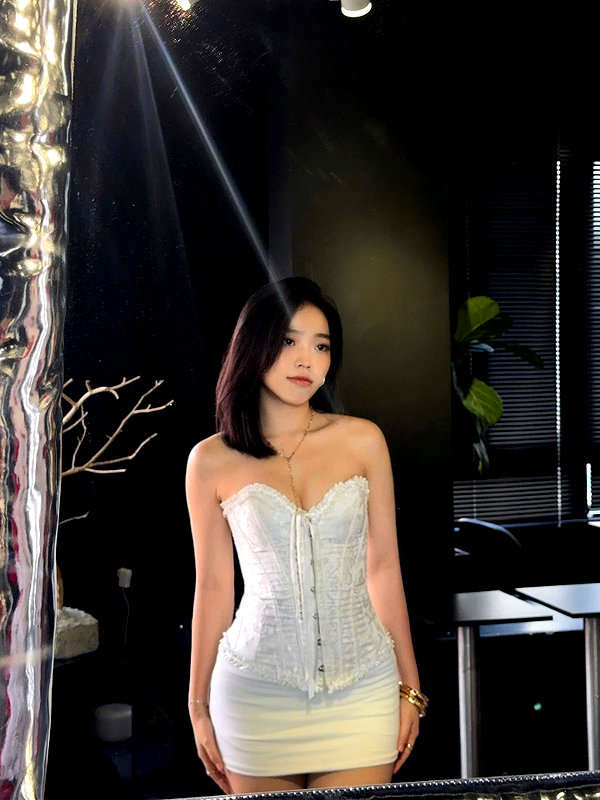 lyhythuedoxinh instagram image archive image