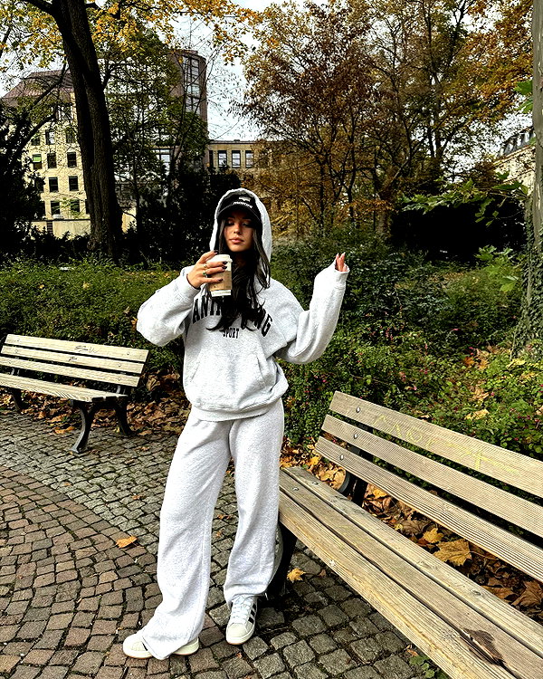 zoeliss instagram image archive image