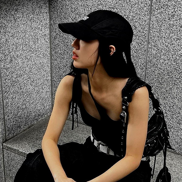 a.tinn___ instagram image archive image