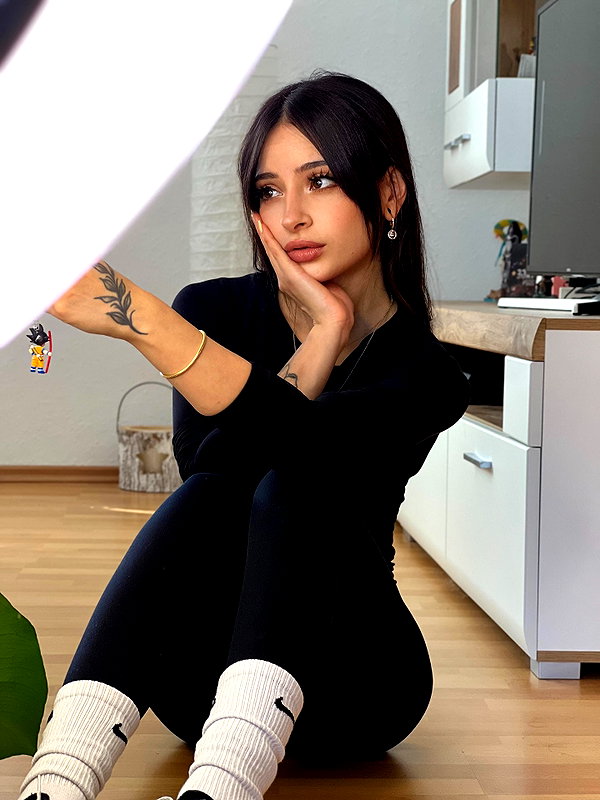 cata.leyah instagram image archive image