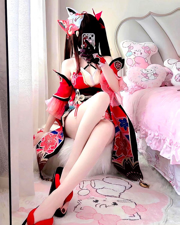 gallery_cosplayer instagram image archive image