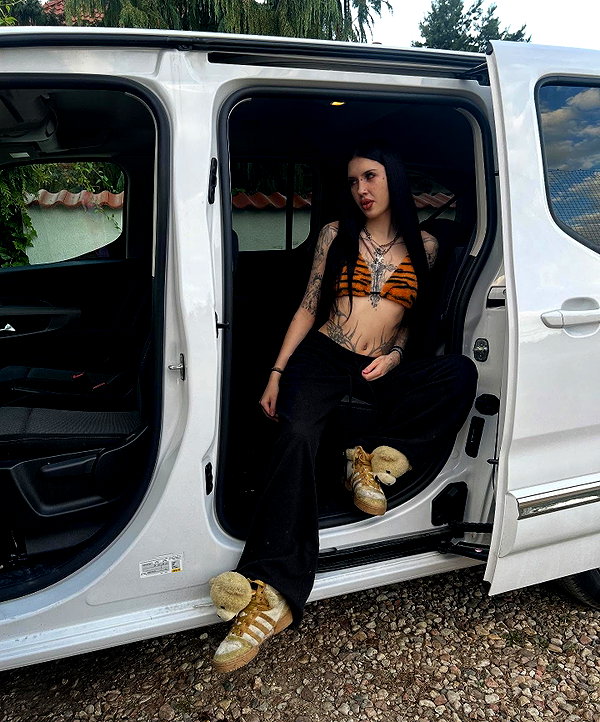 aleksaoaa instagram image archive image